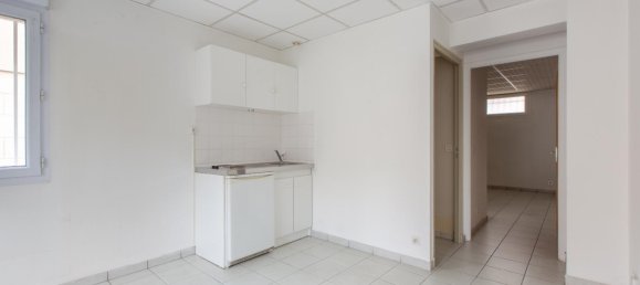 1 bedroom Apartment in Blois, France No. 225943 2