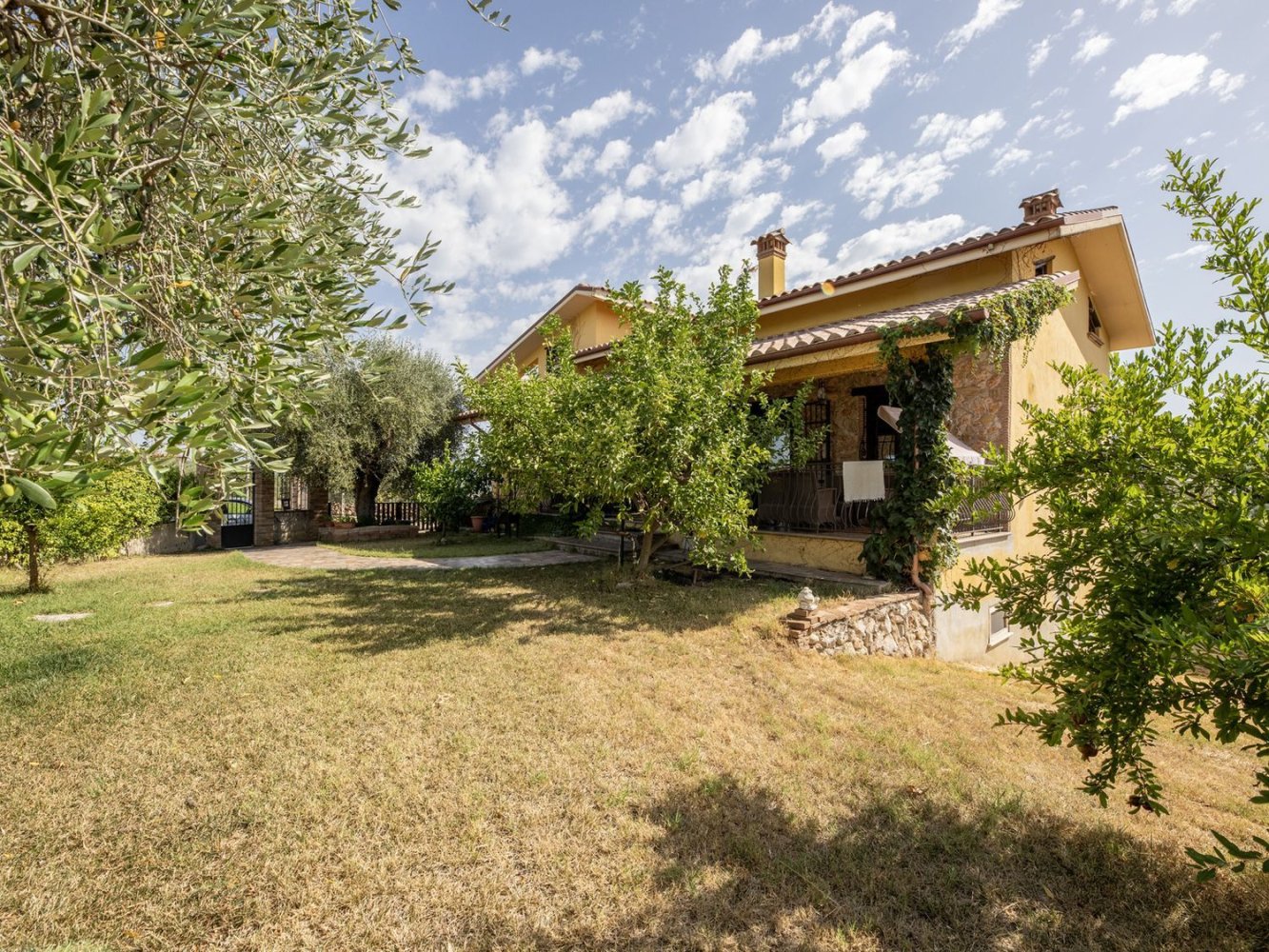 7 bedrooms Villa in Montelibretti, Italy No. 339435