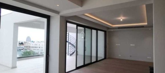 4 bedrooms Penthouse in Limassol, Cyprus No. 19310 2