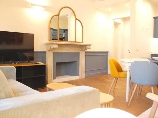 4 rooms Apartment in Florence, Italy No. 29620