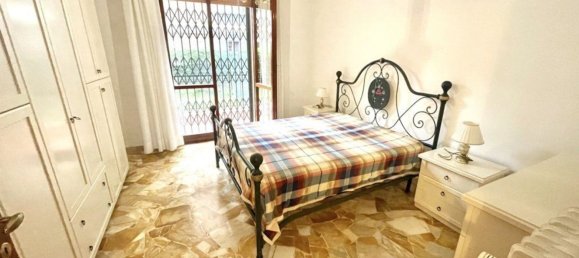 4-salle Appartement à Florence, Italy No. 48390 30