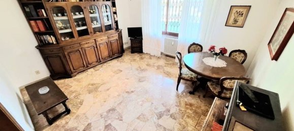 4-salle Appartement à Florence, Italy No. 48390 12