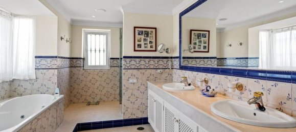 4 bedrooms House in Malaga, Spain No. 107180 10