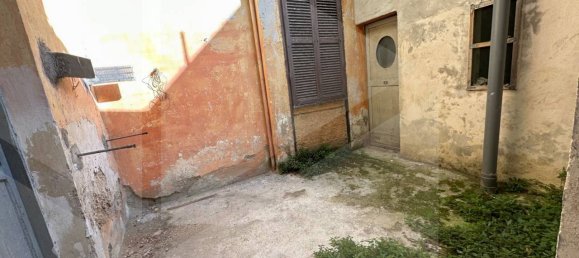 8 rooms Apartment in Avezzano, Italy No. 28702 16