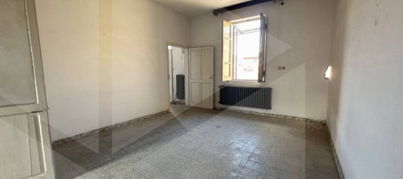 8 rooms Apartment in Avezzano, Italy No. 28702 8