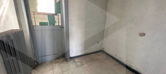 8 rooms Apartment in Avezzano, Italy No. 28702 6