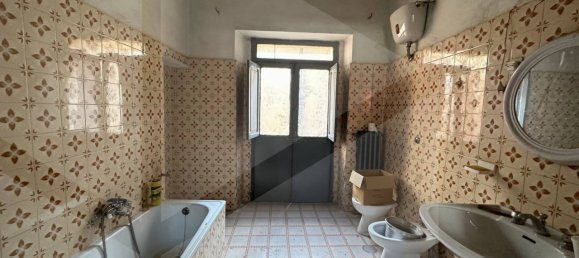 8 rooms Apartment in Avezzano, Italy No. 28702 13