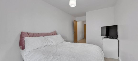 2 bedrooms Apartment in London, United Kingdom No. 7851 12