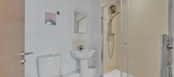 2 bedrooms Apartment in London, United Kingdom No. 7851 10