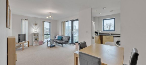 2 bedrooms Apartment in London, United Kingdom No. 7851 3