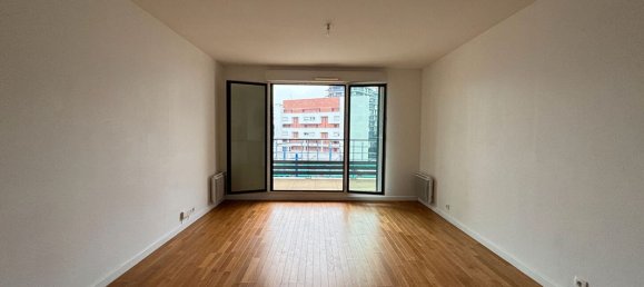 Apartamento de 2 dormitorios en Issy-les-Moulineaux, France No. 139858 2