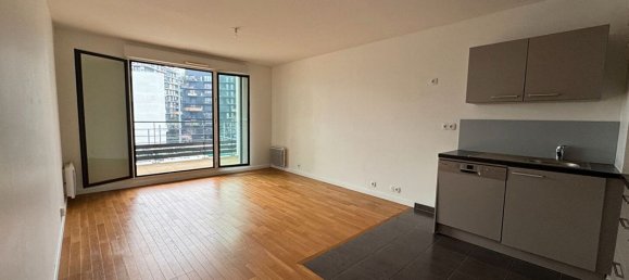 Apartamento de 2 dormitorios en Issy-les-Moulineaux, France No. 139858 3