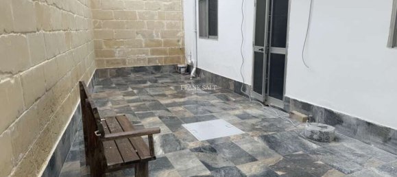 4 bedrooms Maisonette in Xghajra, Malta No. 11499 7