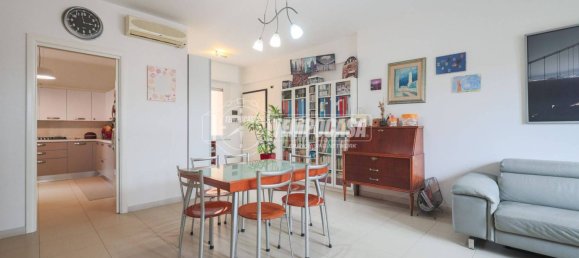 Квартира с 3 спальнями в Римини, Италия № 69630 5