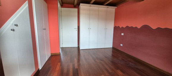 5 غرف نوم منزل في Reggio Emilia, Italy رقم 330642 11