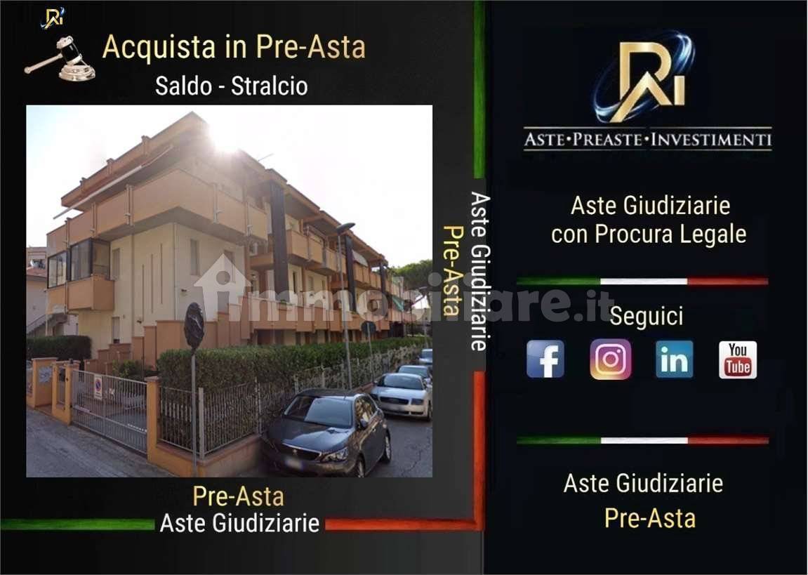 3 rooms Apartment in Rimini, Italy No. 14372