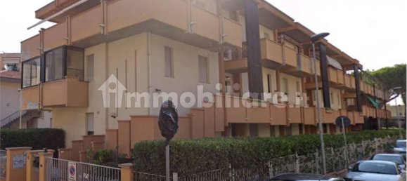 3 rooms Apartment in Rimini, Italy No. 14372 2