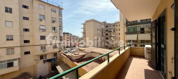 2 bedrooms Apartment in Naples, Italy No. 329740 3