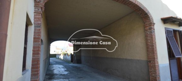 Casa de 9 habitaciónes en Lucca, Italy No. 29639 4