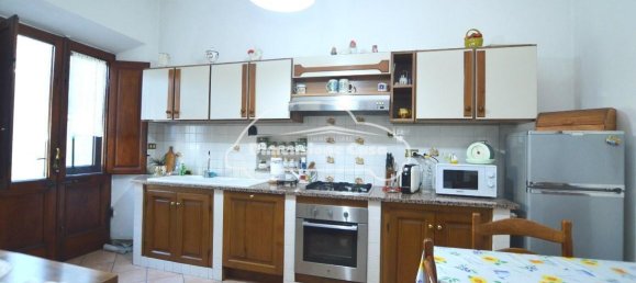 Casa de 9 habitaciónes en Lucca, Italy No. 29639 12