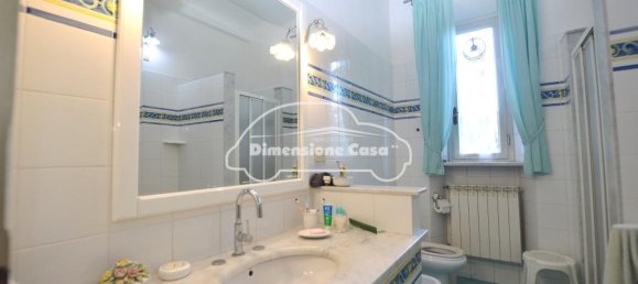 Casa de 9 habitaciónes en Lucca, Italy No. 29639 16