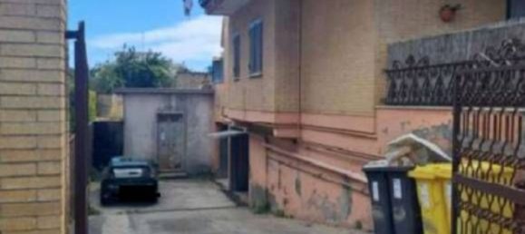 227m² Commercial property in Nettuno, Italy No. 291451 3