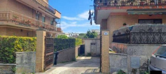 227m² Commercial property in Nettuno, Italy No. 291451 2