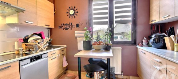 3 bedrooms House in Sezanne, France No. 88944 2