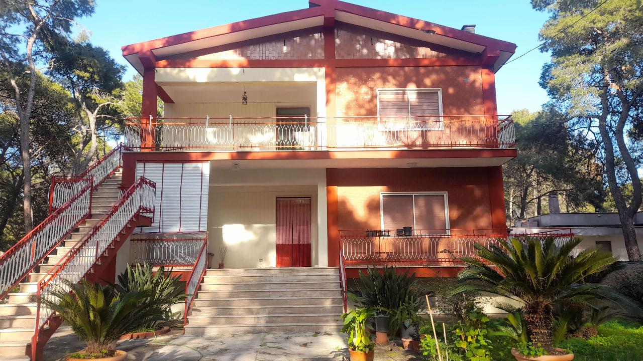 7 rooms Villa in Castellaneta, Italy No. 36717