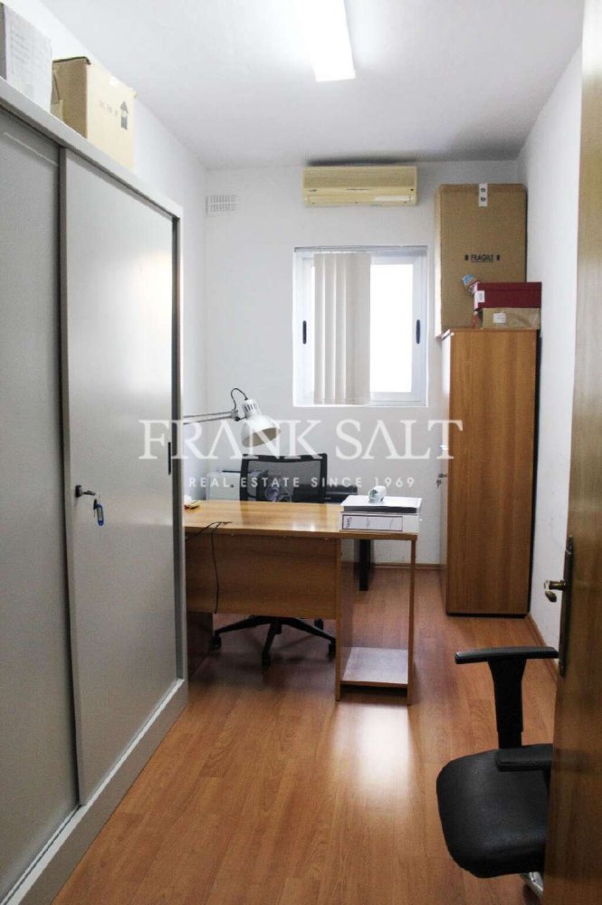 Büro in Ta' Xbiex, Malta 78m², Nr. 11747