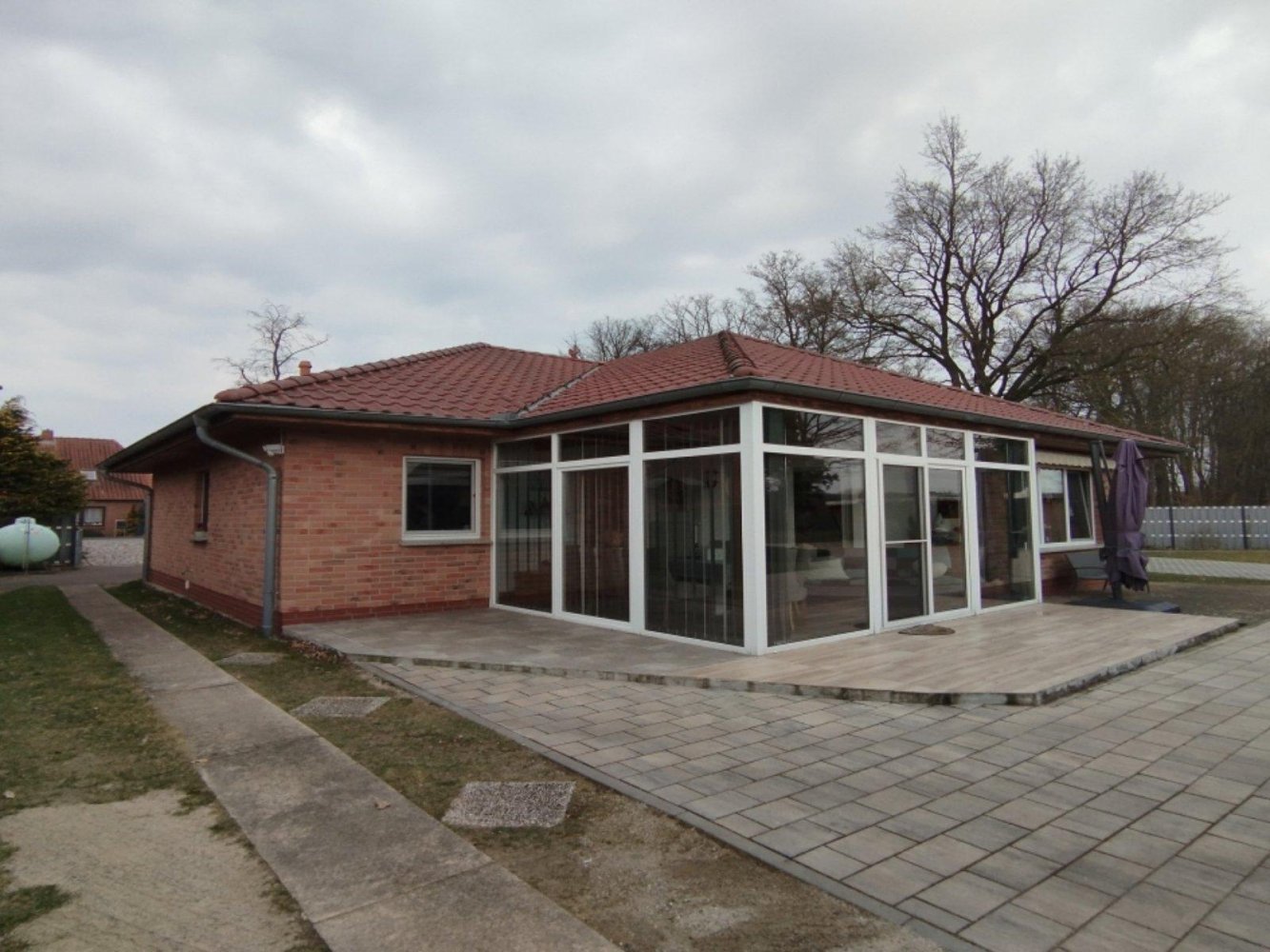 Бунгало с 4 комнатами в Людвигслуст-Пархим, Германия № 294085