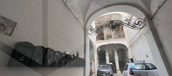 Studio in Naples, Italy, Nr. 19623 12