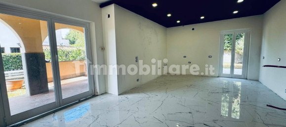3 bedrooms Villa in Genzano di Roma, Italy No. 371201 12