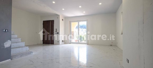3 bedrooms Villa in Genzano di Roma, Italy No. 371201 8