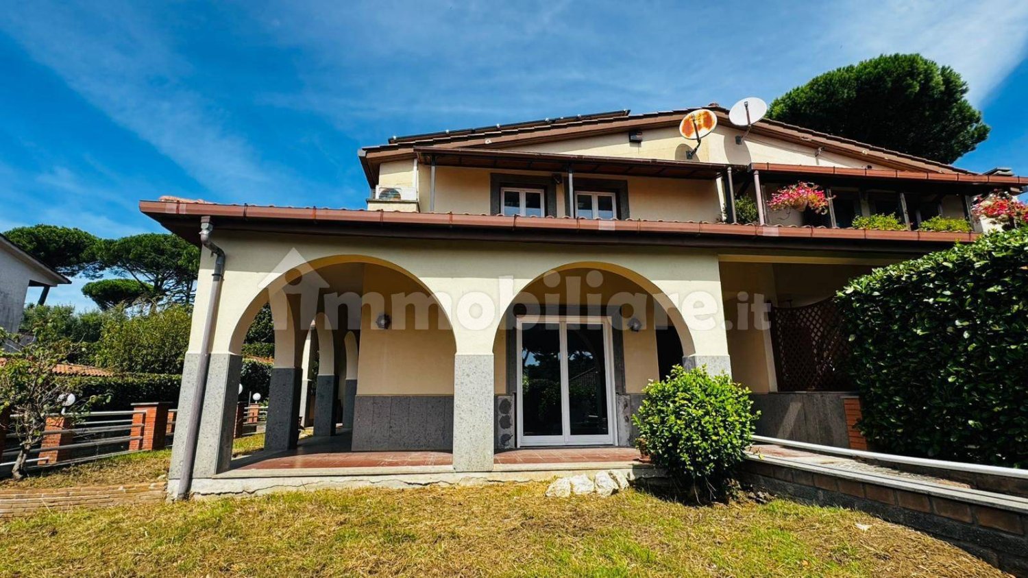3 bedrooms Villa in Genzano di Roma, Italy No. 371201
