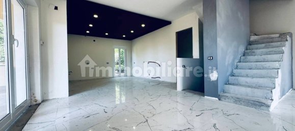3 bedrooms Villa in Genzano di Roma, Italy No. 371201 3