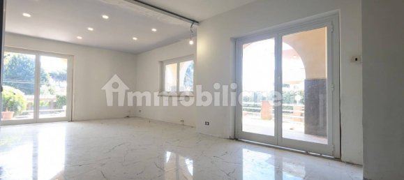 3 bedrooms Villa in Genzano di Roma, Italy No. 371201 5