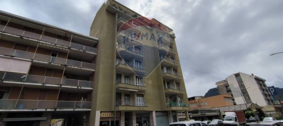 2غرفة عقار تجاري في Borgosesia, Italy رقم 259824 2