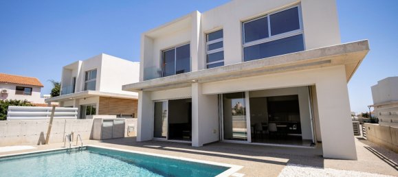 3 bedrooms Villa in Paralimni, Cyprus No. 5658 12