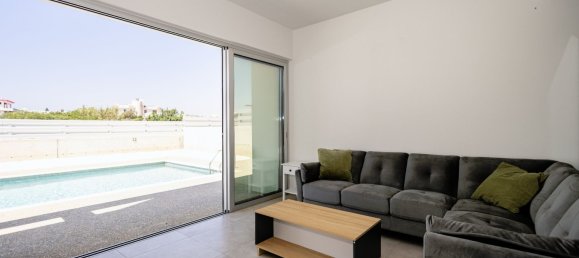 3 bedrooms Villa in Paralimni, Cyprus No. 5658 7