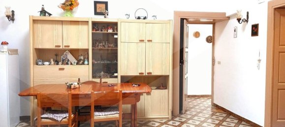 Edificio de 4 habitaciónes en Castellana Grotte, Italy No. 25864 4