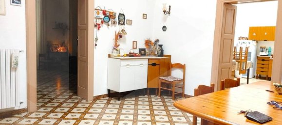 Edificio de 4 habitaciónes en Castellana Grotte, Italy No. 25864 5