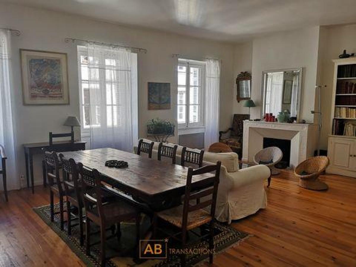 2 bedrooms Condo in Bordeaux, France No. 10497