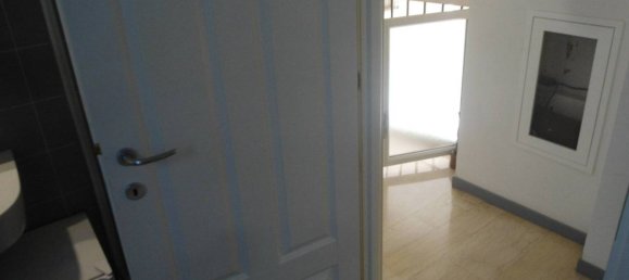 Escritório de 3 divisões em Bologna, Italy N.º 88996 22