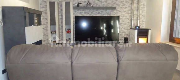 2 bedrooms House in Casalgrasso, Italy No. 261462 3