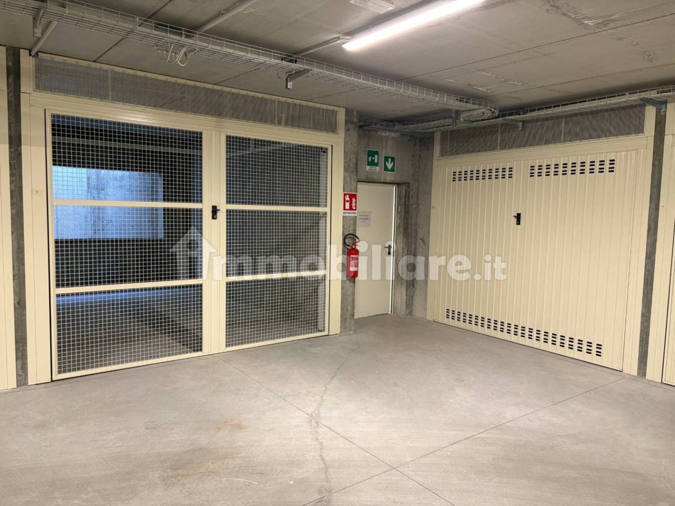 19m² Garage in Verona, Italy No. 326147