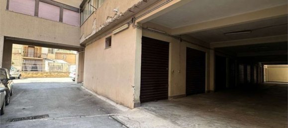 Garaje en Palermo, Italy 20 m² No. 336775 5