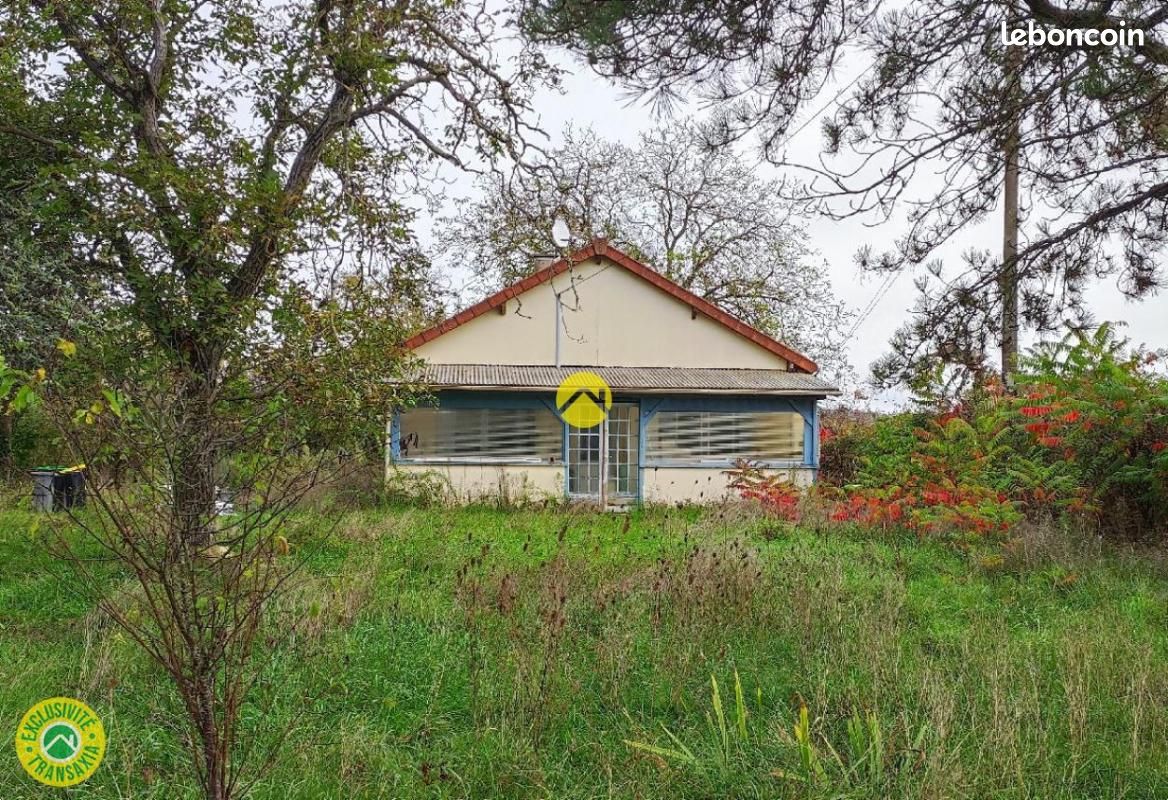 Casa T2 em Saint-Amand-Montrond, France N.º 226221