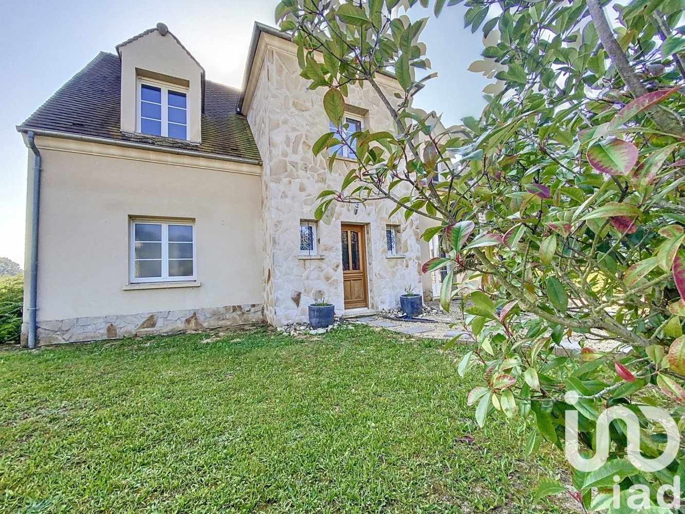 5 bedrooms House in Braine, France No. 227690