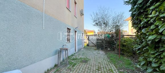 Casa de 6 habitaciónes en Tribiano, Italy No. 37232 37